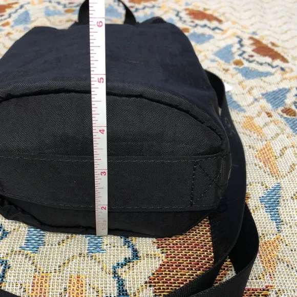 ALO Yoga Black Crossbody Bag Sleek Durable Design - Picture 5 of 7